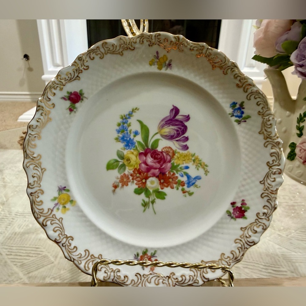Vintage Floral Gold Trim Porcelain Dinner Plate-Multicolor Boquet